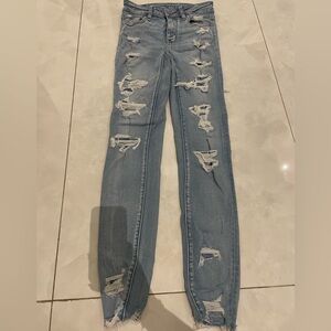 American Eagle Medium-wash stretchy ripped skinny jeans